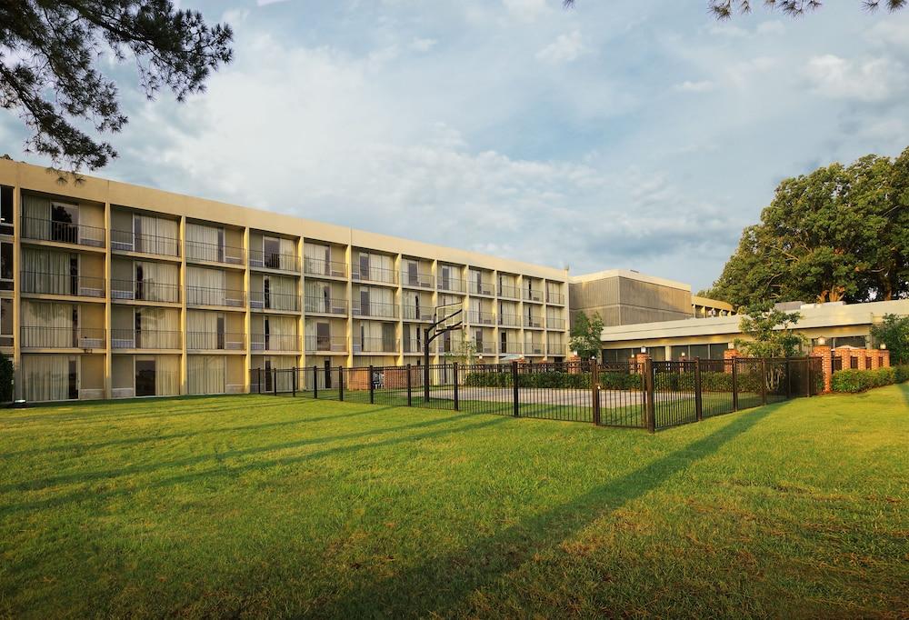 Historic Whispering Woods Hotel & Conference Center Olive Branch Ngoại thất bức ảnh