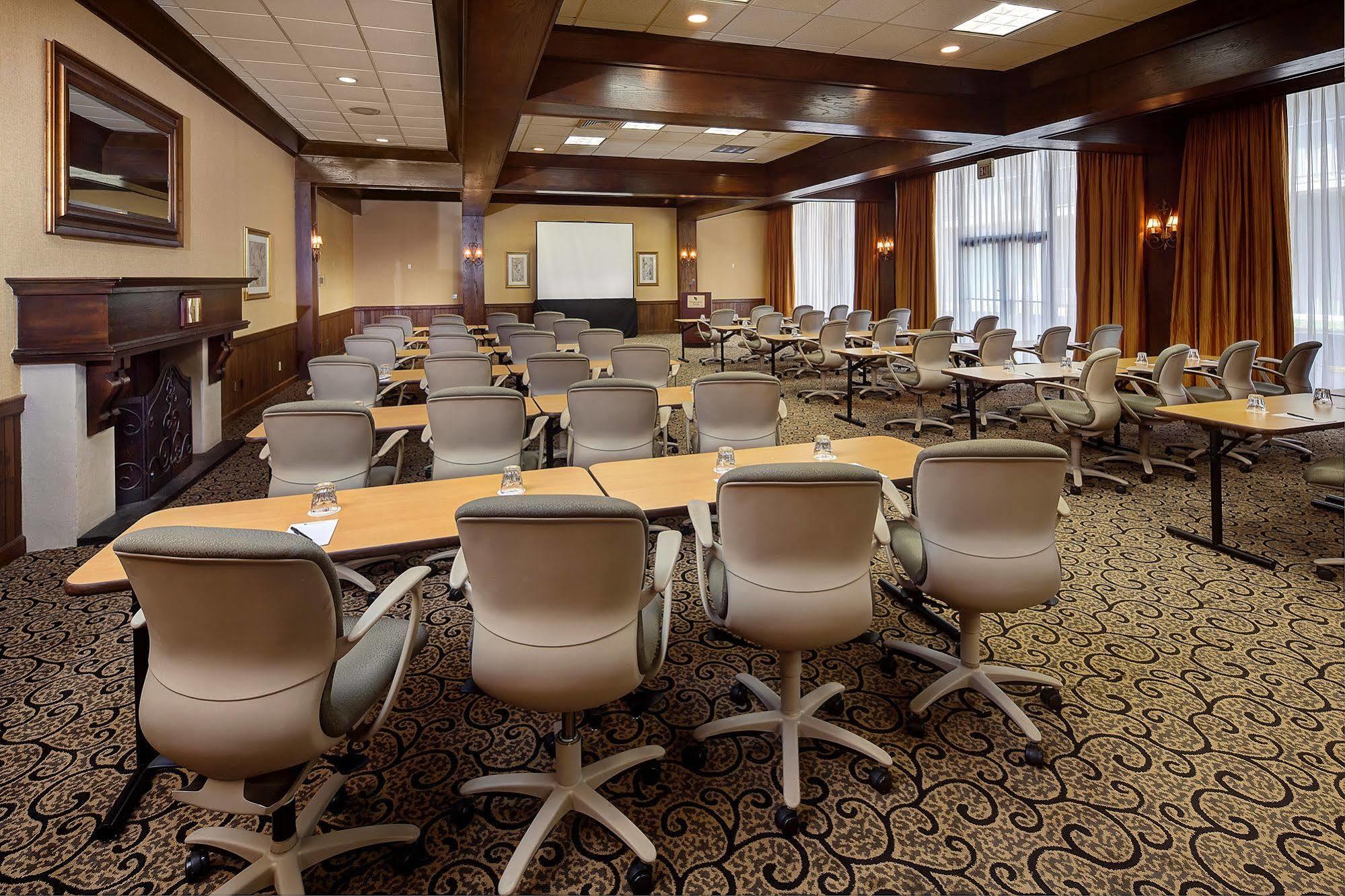 Historic Whispering Woods Hotel & Conference Center Olive Branch Ngoại thất bức ảnh